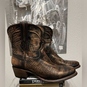 NWOT Freebird by Steven Handcrafted Boots- Zamora- Metallic Copper/Black Leather